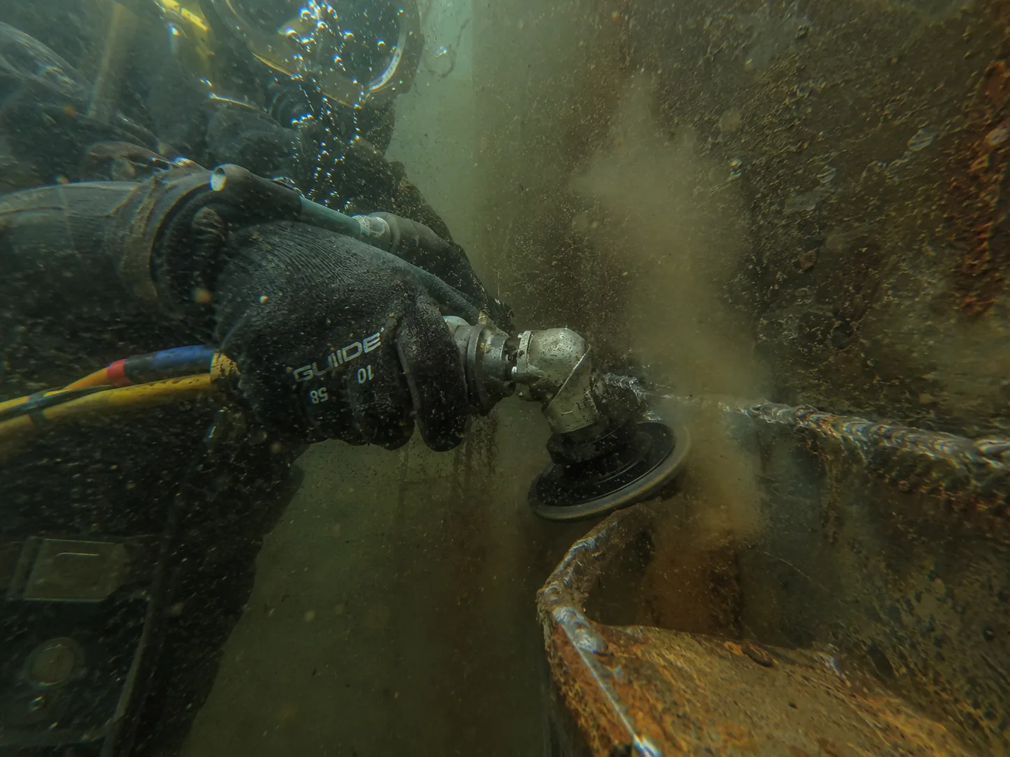 Подводная шлифовка и зачистка — работы под водой